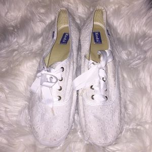 Daisy white keds